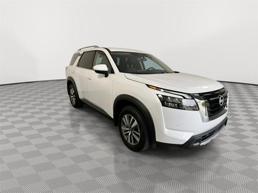 2025 Nissan Pathfinder SL FWD