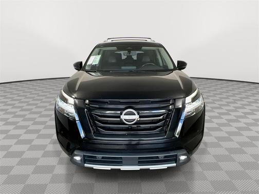 2023 Nissan Pathfinder SL FWD