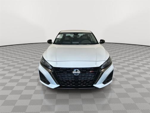 2025 Nissan Altima SR FWD