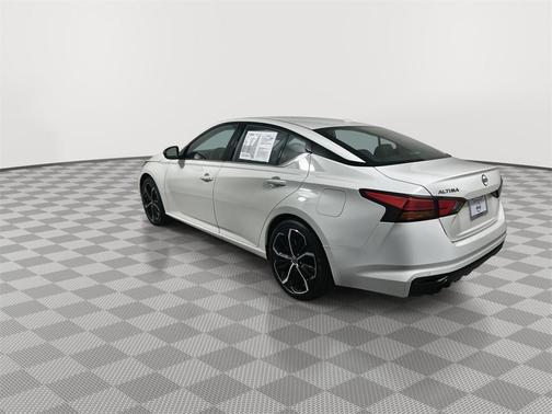 2025 Nissan Altima SR FWD