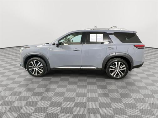 2023 Nissan Pathfinder Platinum FWD
