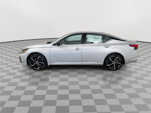 2025 Nissan Altima SR FWD