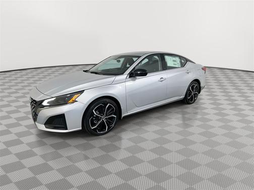 2025 Nissan Altima SR FWD