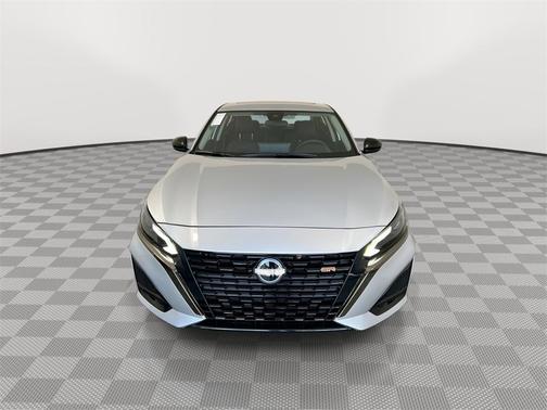 2025 Nissan Altima SR FWD