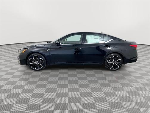 2025 Nissan Altima SR FWD