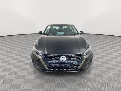 2025 Nissan Altima SR FWD