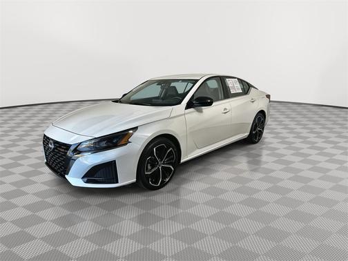 2025 Nissan Altima SR FWD