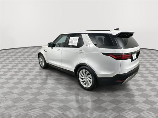 2024 Land Rover Discovery P300 S