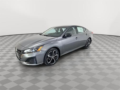 2025 Nissan Altima SR FWD