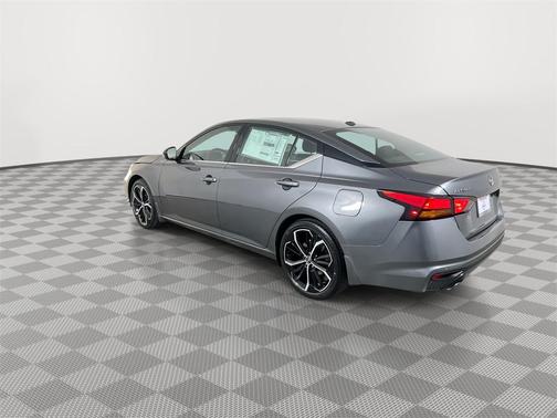 2025 Nissan Altima SR FWD