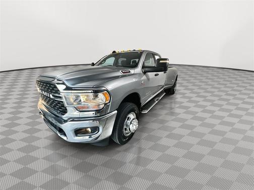 2024 RAM 3500 Big Horn Crew Cab 4x4 8' Box