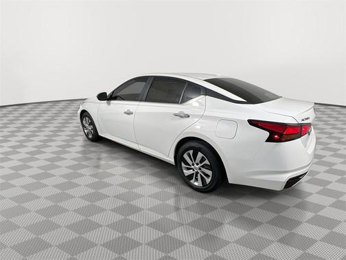 2025 Nissan Altima S FWD