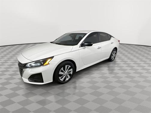 2025 Nissan Altima S FWD