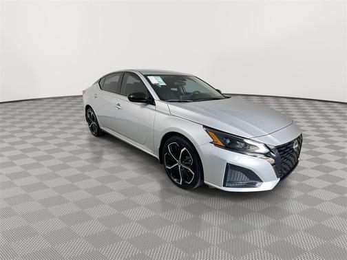 2024 Nissan Altima SR FWD