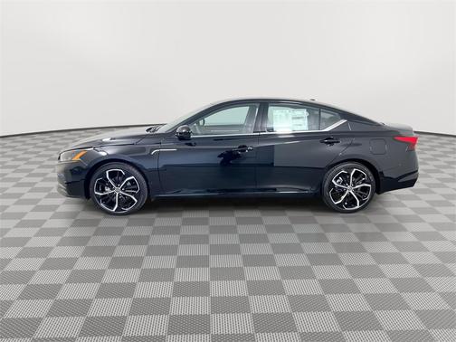 2025 Nissan Altima SR FWD