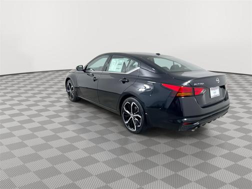 2025 Nissan Altima SR FWD