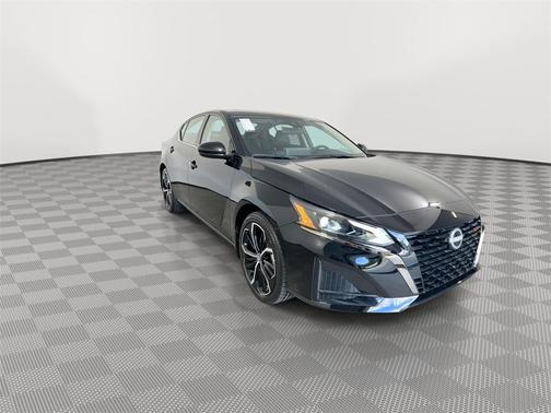 2025 Nissan Altima SR FWD