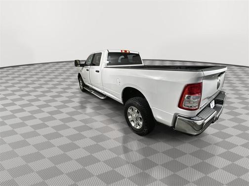 2024 RAM 3500 Big Horn Crew Cab 4x4 8' Box