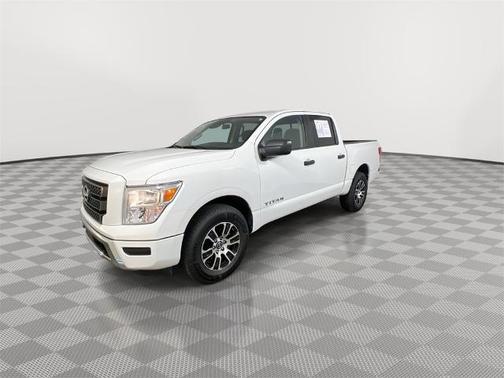 2024 Nissan Titan SV
