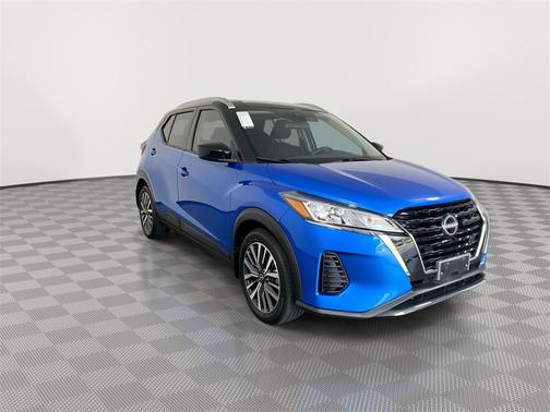2022 Nissan Kicks SV