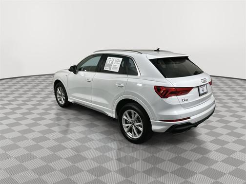 2025 Audi Q3 Premium 45 TFSI S line quattro Tiptronic