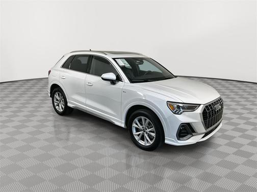2025 Audi Q3 Premium 45 TFSI S line quattro Tiptronic