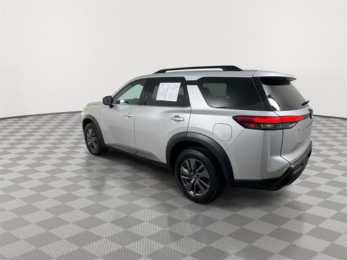2024 Nissan Pathfinder SV FWD