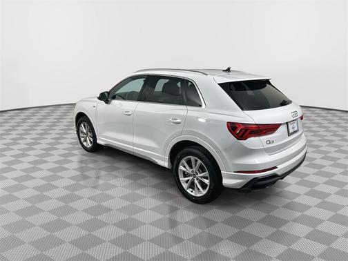 2024 Audi Q3 Premium 45 TFSI S line quattro Tiptronic