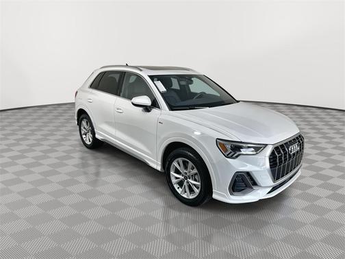2024 Audi Q3 Premium 45 TFSI S line quattro Tiptronic