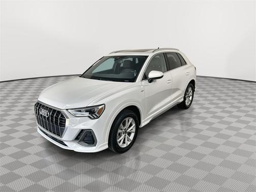 2024 Audi Q3 Premium 45 TFSI S line quattro Tiptronic