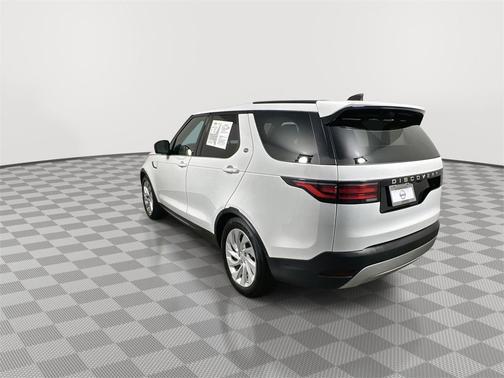 2024 Land Rover Discovery P300 S