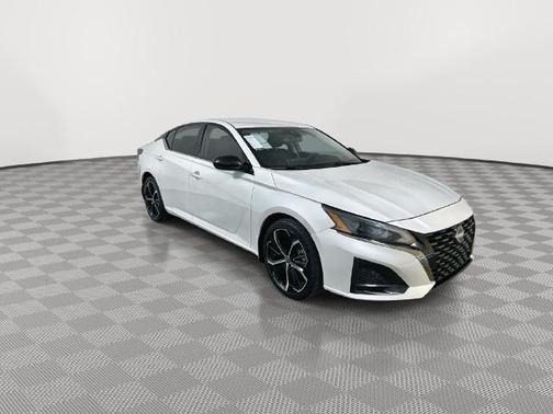 White 2025 Nissan Altima SR