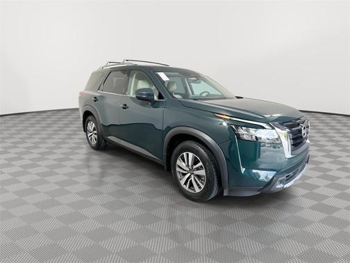 2023 Nissan Pathfinder SL FWD