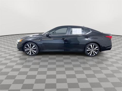 2022 Nissan Altima SR FWD