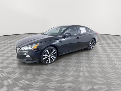 2022 Nissan Altima SR FWD