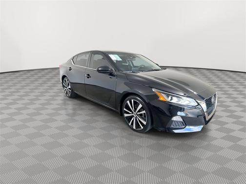 2022 Nissan Altima SR FWD