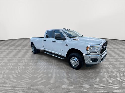 2024 RAM 3500 Big Horn Crew Cab 4x4 8' Box