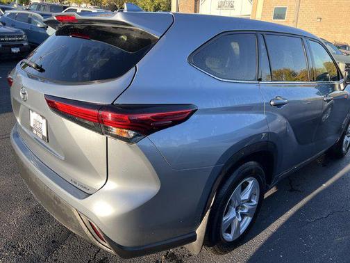 2021 Toyota Highlander LE