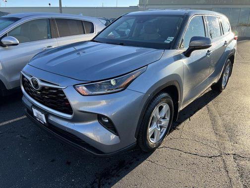 2021 Toyota Highlander LE