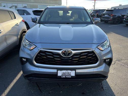 2021 Toyota Highlander LE