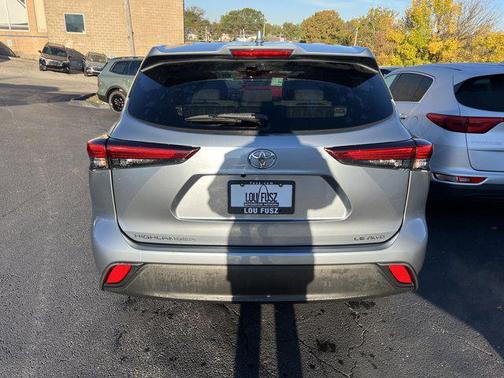 2021 Toyota Highlander LE