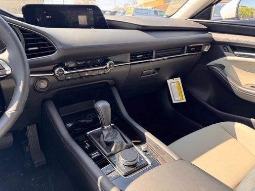 2025 Mazda Mazda3 FWD w/Preferred Package