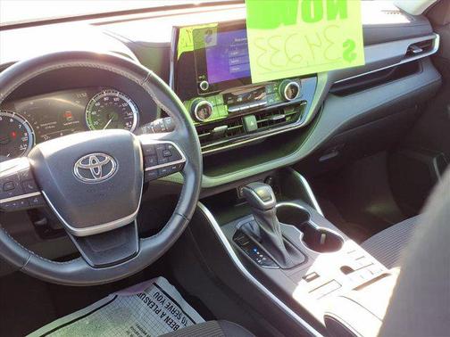 2023 Toyota Highlander LE