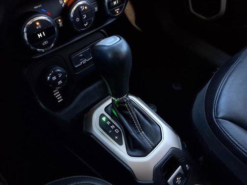 2017 Jeep Renegade Trailhawk