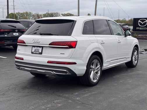 2023 Audi Q7 55 Premium Plus
