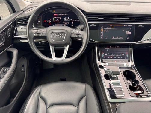 2023 Audi Q7 55 Premium Plus