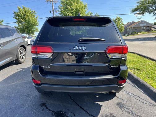 2022 Jeep Grand Cherokee Laredo