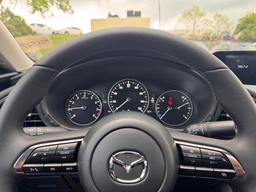 2025 Mazda Mazda3 FWD w/Preferred Package