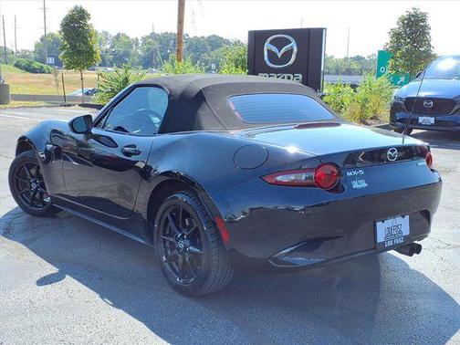 2022 Mazda MX-5 Miata Sport
