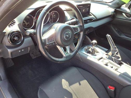 2022 Mazda MX-5 Miata Sport